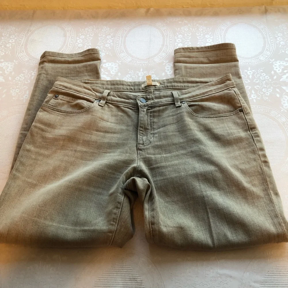 Eileen Fisher High-Waisted Gray Cropped Folded Denim Jeans Pants Women’s 12
